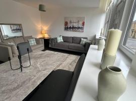 The M Rooms at 144，位于Kirk of Shotts的酒店