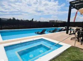 Casa Familiar Excelente ubicación con Piscina