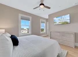 New Luxury Home, 3BD/4BA w/ pool & beach access
