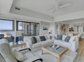 1408 Ocean Club by AvantStay Oceanfront Home w Amazing Views，位于棕榈岛的公寓