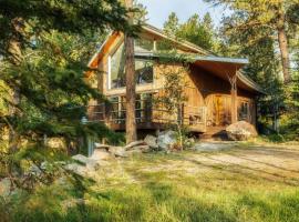 Divided Sky Cabin，位于利德的酒店