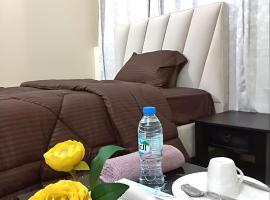 MBZ - Comfortable Room in Unique Flat，位于阿布扎比达尔玛购物中心附近的酒店