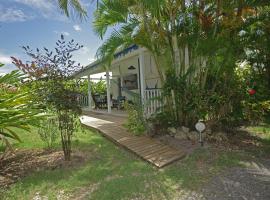 Gite le colibri Bungalow Azur avec réserve d'eau，位于圣弗朗索瓦的酒店