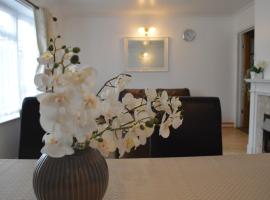 Luton Lodge - Near London Luton Airport Luxury Quite Rooms Close to Restaurants & Shops，位于卢顿的酒店