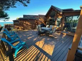 Ocean Cabin 19 with Jacuzzi and Spacious Deck