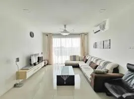 EcoPark Condo, 5mins to airport, malls & eatery