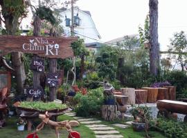Nhà Chim Ri - Homestay Cafe Đà Lạt，位于大叻联姜机场 - DLI附近的酒店