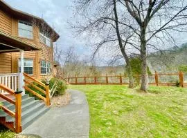 5Bedrooms*4KING BEDS*OUTSTANDING LOCATION*HotTub*