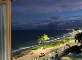 Flat em Hotel de Luxo beira mar da grife Ritz suítes com vista ampla para todo o mar da cruz das almas, jatiúca e ponta verde, com toda estrutura de um hotel lindo e arrojado, academia, piscina e muito mais, venha viver essa experiência incrível!，位于马塞约的公寓式酒店