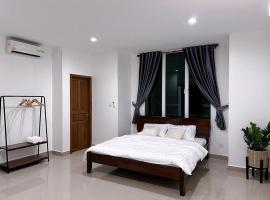 D32 Homestay near airport Behind Brown coffee airport，位于金边的民宿