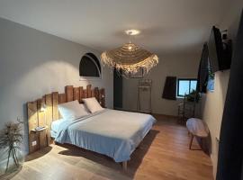 Chambres d'hôtes de la pilatière，位于Persac的酒店