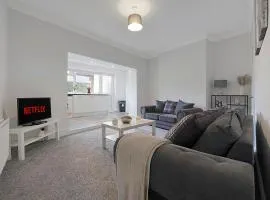 Modern Apartment Near Blyth Coast Sleeps 5