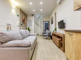 Authentic & Spacious 3BR home with Private Terrace by 360 Estates，位于拉巴特的酒店