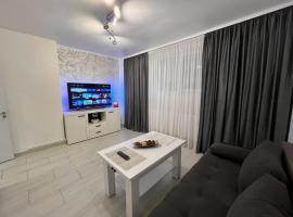 White & Elegant Luxury Apartament Decomandat，位于克拉约瓦的家庭/亲子酒店