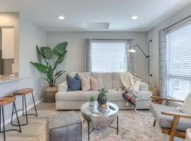 Walk to Broadway Riverfront Condo with Pool