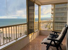 Apto. Cullera vistas espectaculares primera línea，位于库列拉的海滩酒店