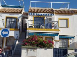 Casa Grace 2 Bedroom Apartment Orihuela Costa，位于奥里韦拉的酒店