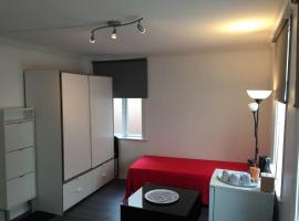 A Double Room - Not a complete apartment - Perfect Location for exploring the City by walking，位于卑尔根的酒店