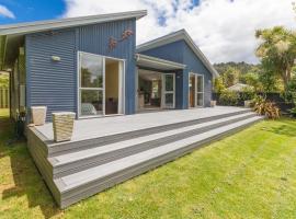 Waihi Wonder - Waihi Holiday Home，位于怀希比奇的度假屋