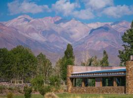 Estancia San Alberto Lodge，位于乌斯帕亚塔的酒店