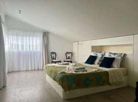 Caloura Seaside Accommodation，位于拉戈阿的公寓