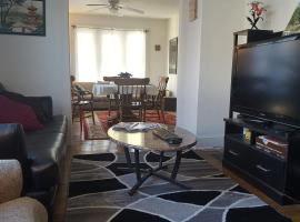 Cozy 3 Bedroom House in Downtown Ithaca，位于伊萨卡的酒店