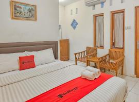 RedDoorz near Alun Alun Cianjur，位于展玉的酒店