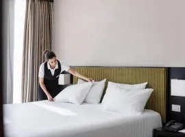 Lotus Furnished Hotel Apartments LLC. Ajman，位于阿吉曼沙迦国际机场 - SHJ附近的酒店