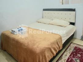 Fanta Home @ Pronojiwo Lumajang RedPartner，位于Lumajang的酒店