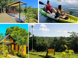 Uphill Cozy Cabins in an Island Lake for Family getaway，位于Cavinti的酒店