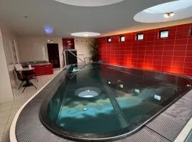 Retro Villa Prague 700sqm Indoor-Pool, Sauna, BBQ, table soccer