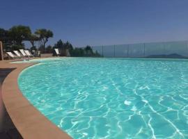 Appartement Magliolo Ligurie / Piscine - SPA - Vue，位于Magliolo的酒店