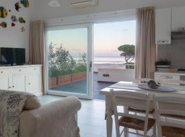 Welcomely - La Casa Sul Mare，位于卡拉·利贝罗托卡拉利波罗托海滩附近的酒店