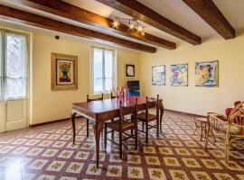 CLARA'S HOUSE，位于Quara的酒店