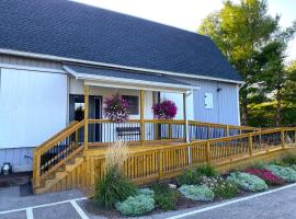 Lake Ontario Motel & Inn，位于Newfane的酒店