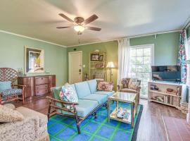 Quiet Fort Worth Home Less Than 1 Mi to TCU Campus!，位于沃思堡的度假屋