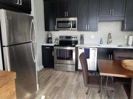 Downtown Traverse City Condo - Capri 209，位于特拉弗斯城的酒店