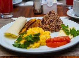 La Fortuna Lodge by Treebu Hotels