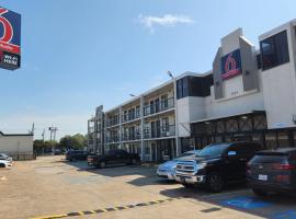 Motel 6 Houston, TX - Medical Center - NRG Stadium，位于休斯顿医学中心的酒店