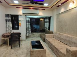 Cozy Furnished Apartment One Block From The Ocean，位于孟买的公寓