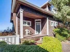 Oceanfront Moclips Escape w/ Deck & Beach Access!