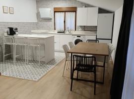 APARTAMENTOS CASA FREDI - Las LLaceries，位于坎加斯-德奥尼斯的酒店