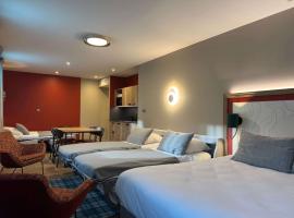 Best Western Hotel Coeur de Maurienne，位于圣让德莫里耶讷阿尔比兹蒙特朗滑雪学校附近的酒店