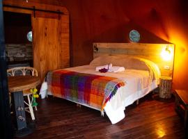 Willkay Glamping Raco Tucumán，位于Tafí Viejo的豪华帐篷营地