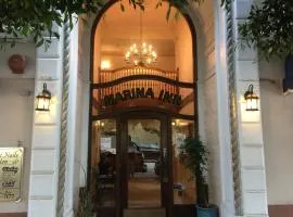 马里纳酒店