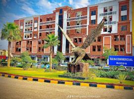Royal Galaxy Residence & Hotel Apartments - Near to Islamabad International Airport & Motorway，位于伊斯兰堡的旅馆