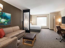 Hyatt Place Melbourne - Palm Bay - I-95，位于墨尔本安德烈蒂刺激公园附近的酒店