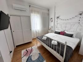 Love Light Studio Victoriei，位于布加勒斯特的高尔夫酒店