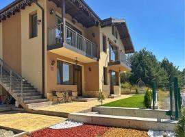 Къща за гости "СЛАВЕНА"，位于多斯帕特的酒店