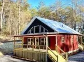 Helen's Hideaway-Wooded seclusion 1 mile to Deep Creek Smoky Mtn Park
